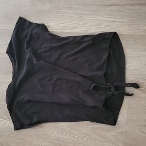 Girls black t-shirt. Brand=childrens place. Size=7-8. Color=black